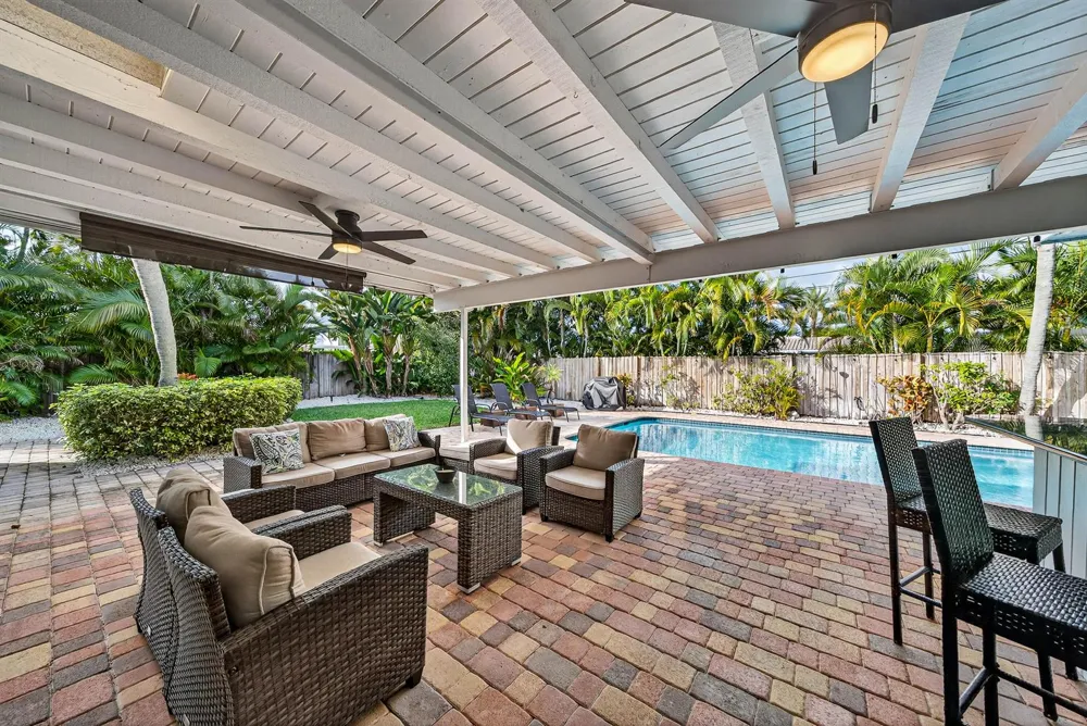 2081 NE 25th Street Lighthouse Point, FL 33064