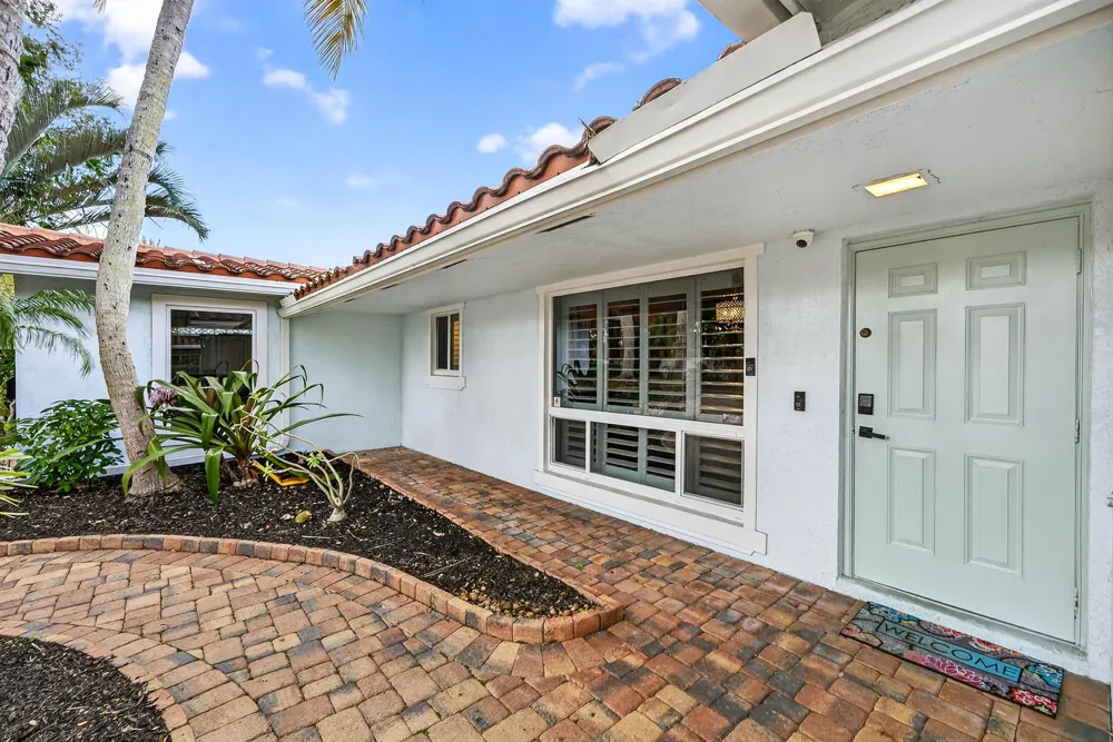 2081 NE 25th Street Lighthouse Point, FL 33064