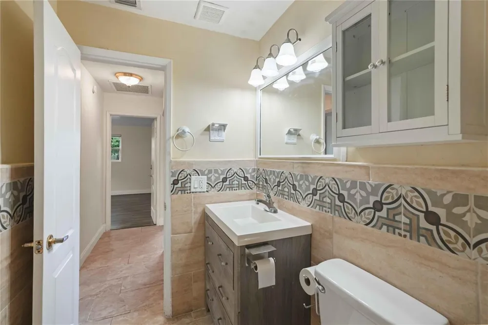 51 NE 49th Street Fort Lauderdale, FL 33334