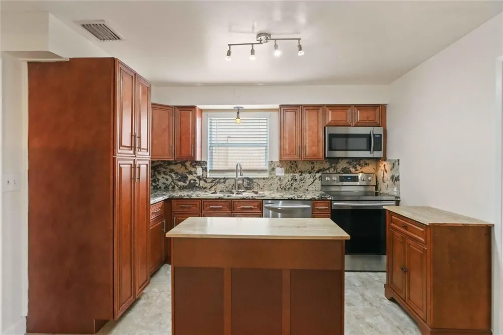 51 NE 49th Street Fort Lauderdale, FL 33334