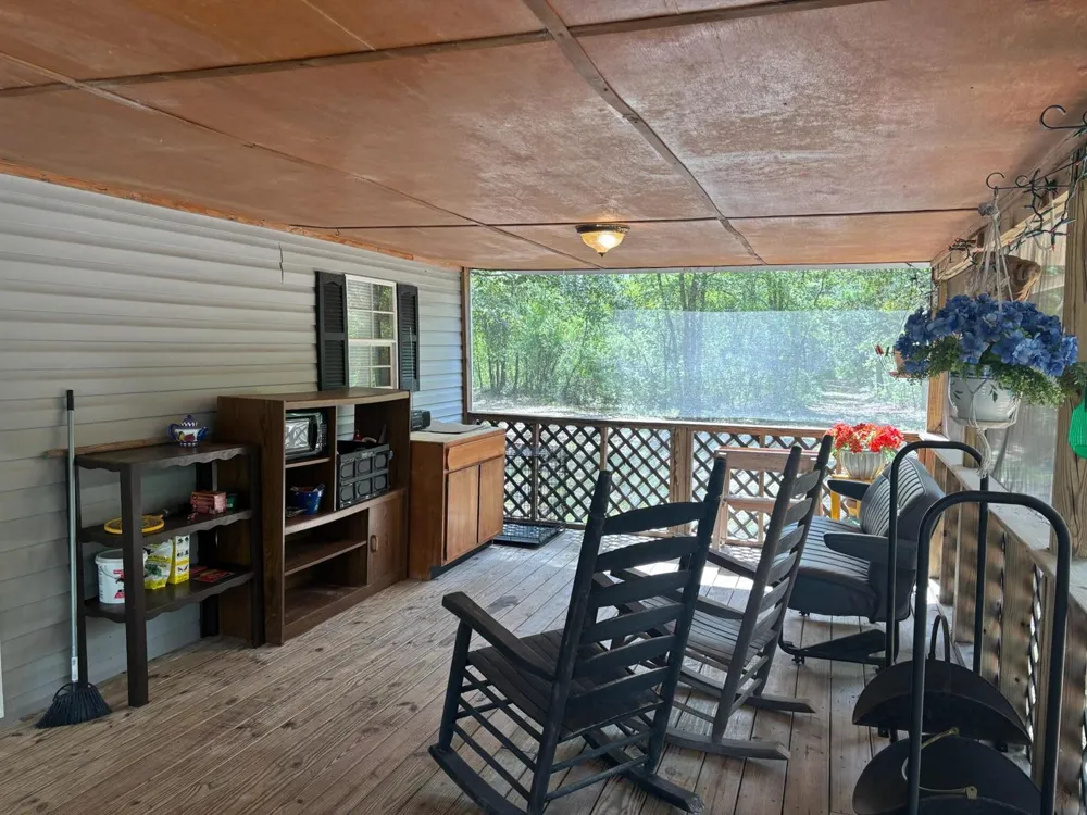 423 NW Bright Lake Court 