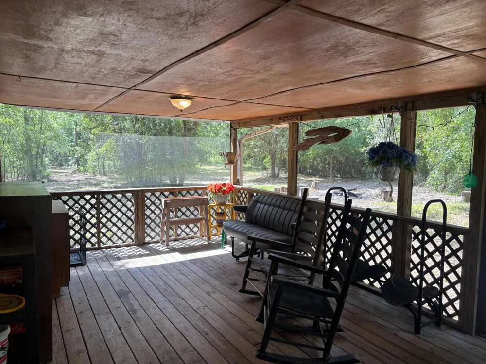 423 NW Bright Lake Court 