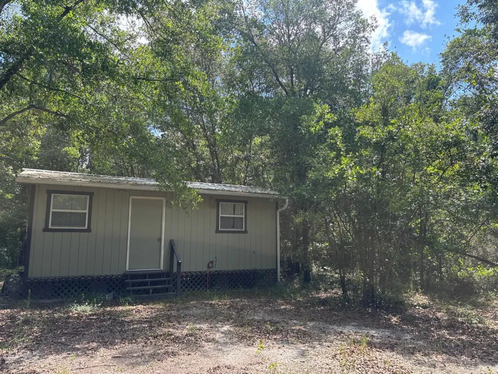 423 NW Bright Lake Court 