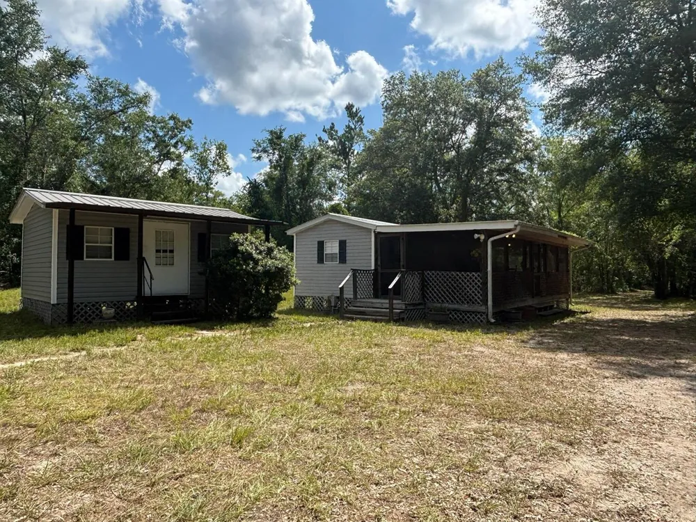 423 NW Bright Lake Court 