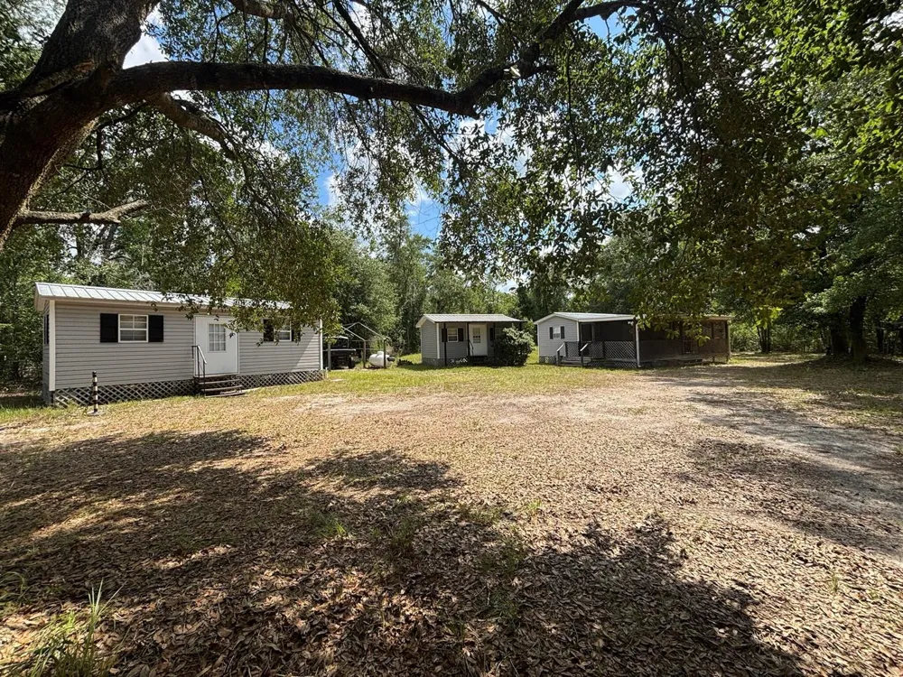 423 NW Bright Lake Court 