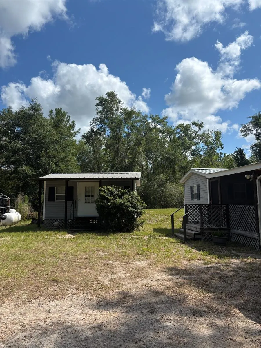 423 NW Bright Lake Court 