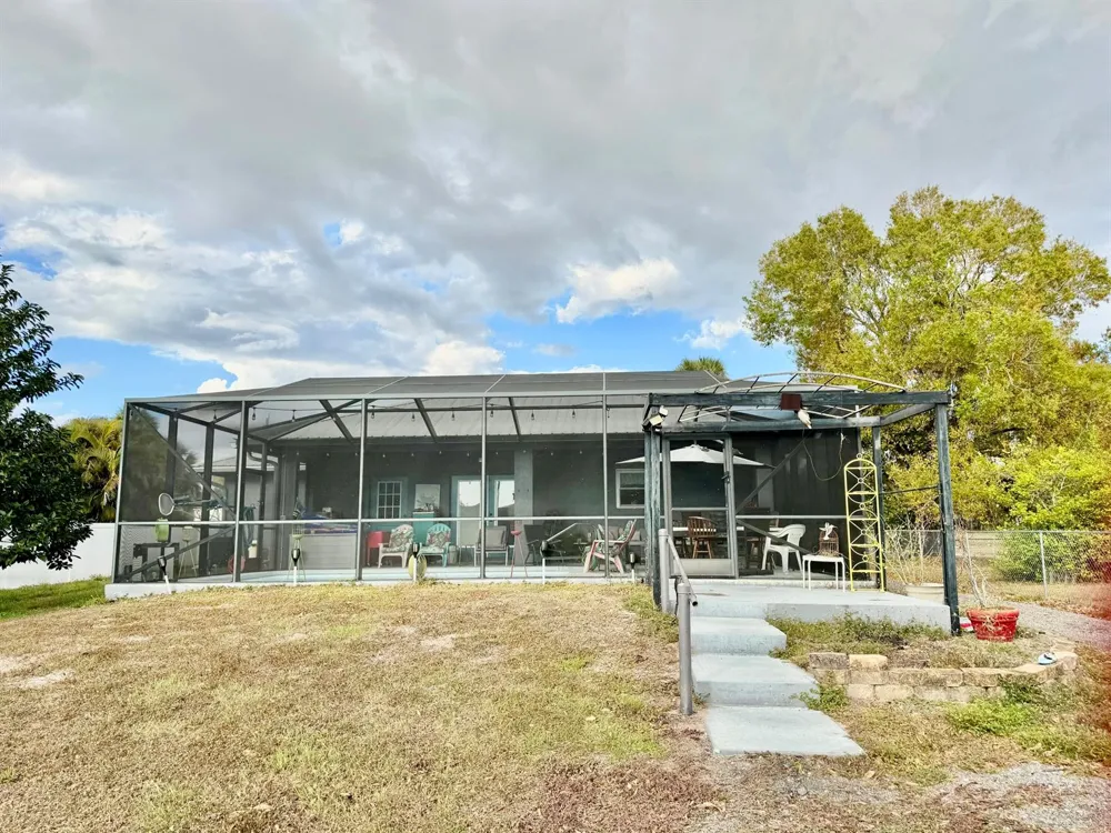 4390 Us Highway 441 SE Okeechobee, FL 34974