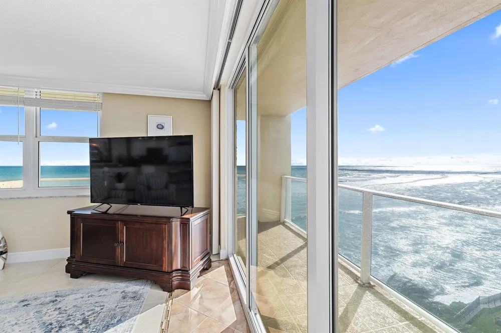 5440 Ocean Drive #907 Singer Island, FL 33404