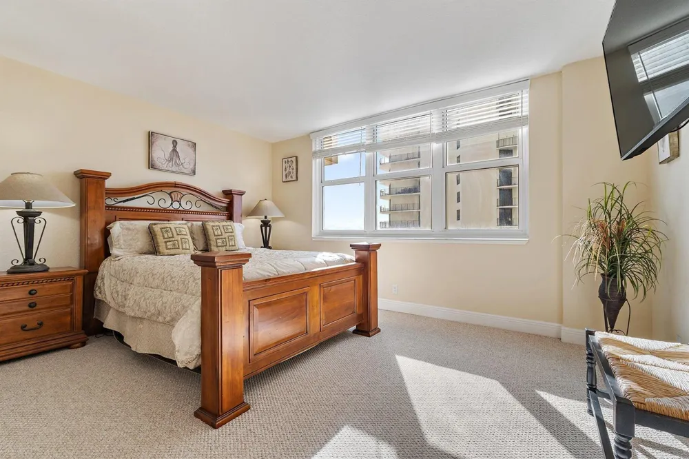 5440 Ocean Drive #907 Singer Island, FL 33404