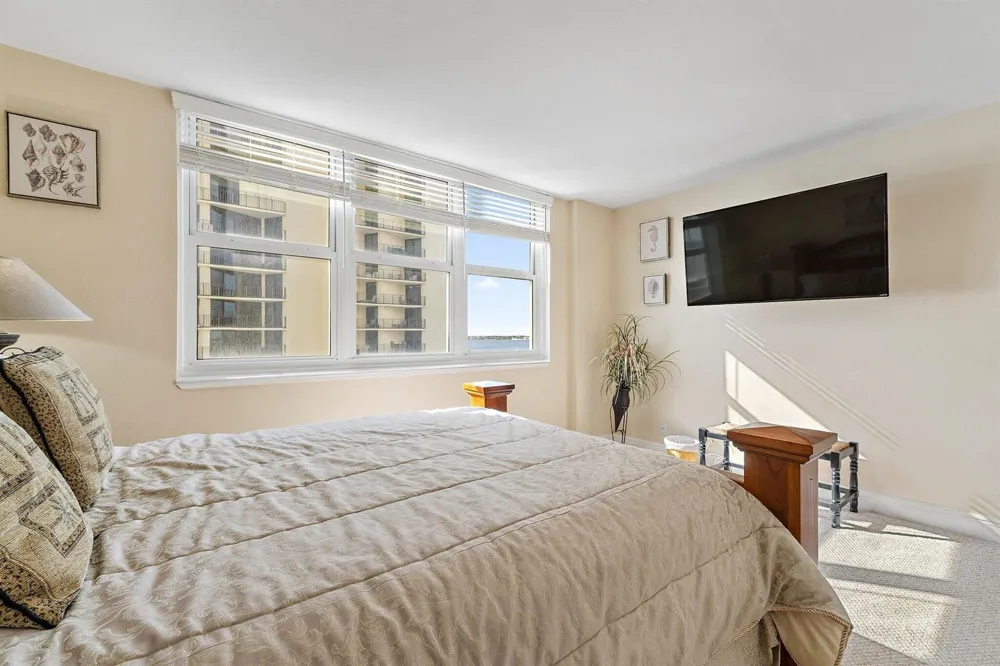 5440 Ocean Drive #907 Singer Island, FL 33404