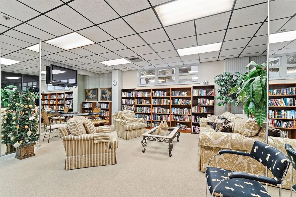 5440 Ocean Drive #907 Singer Island, FL 33404