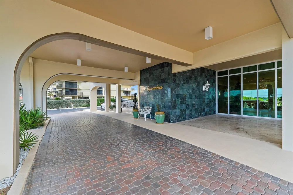 5440 Ocean Drive #907 Singer Island, FL 33404