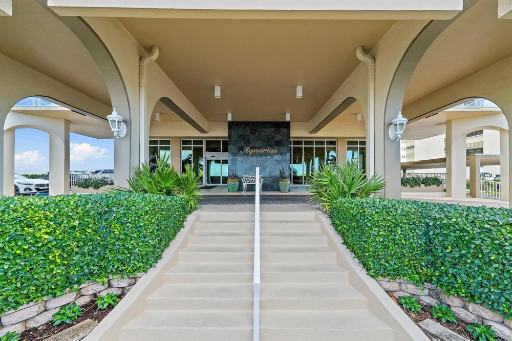 5440 Ocean Drive #907 Singer Island, FL 33404