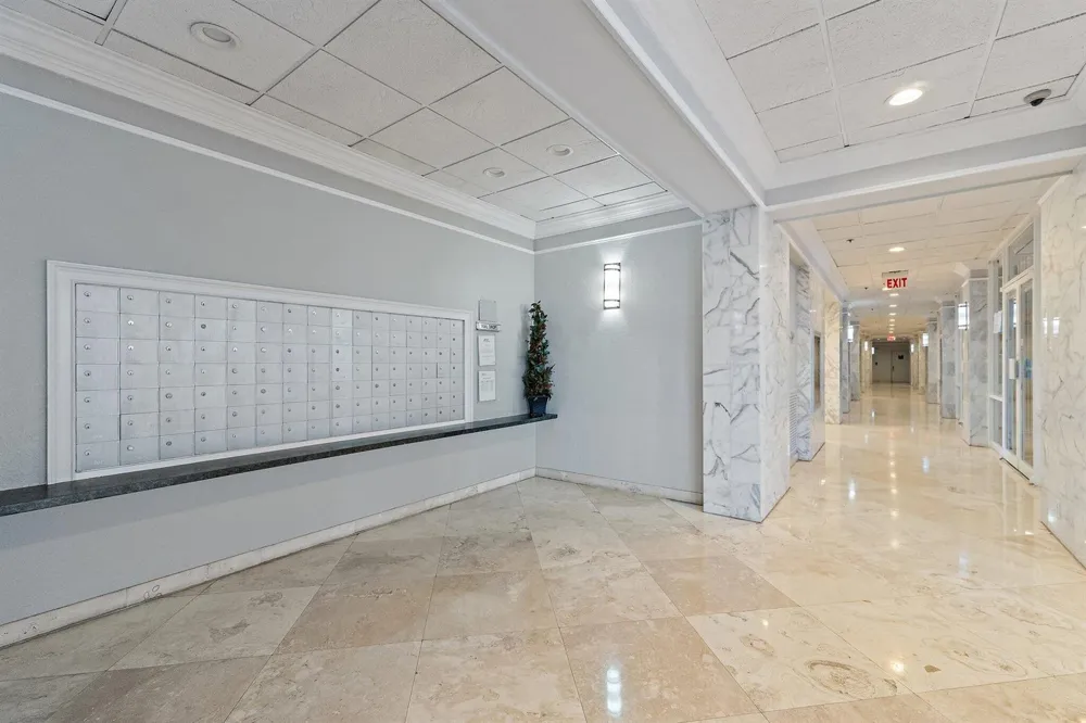 5440 Ocean Drive #907 Singer Island, FL 33404