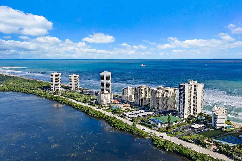 5440 Ocean Drive #907 Singer Island, FL 33404