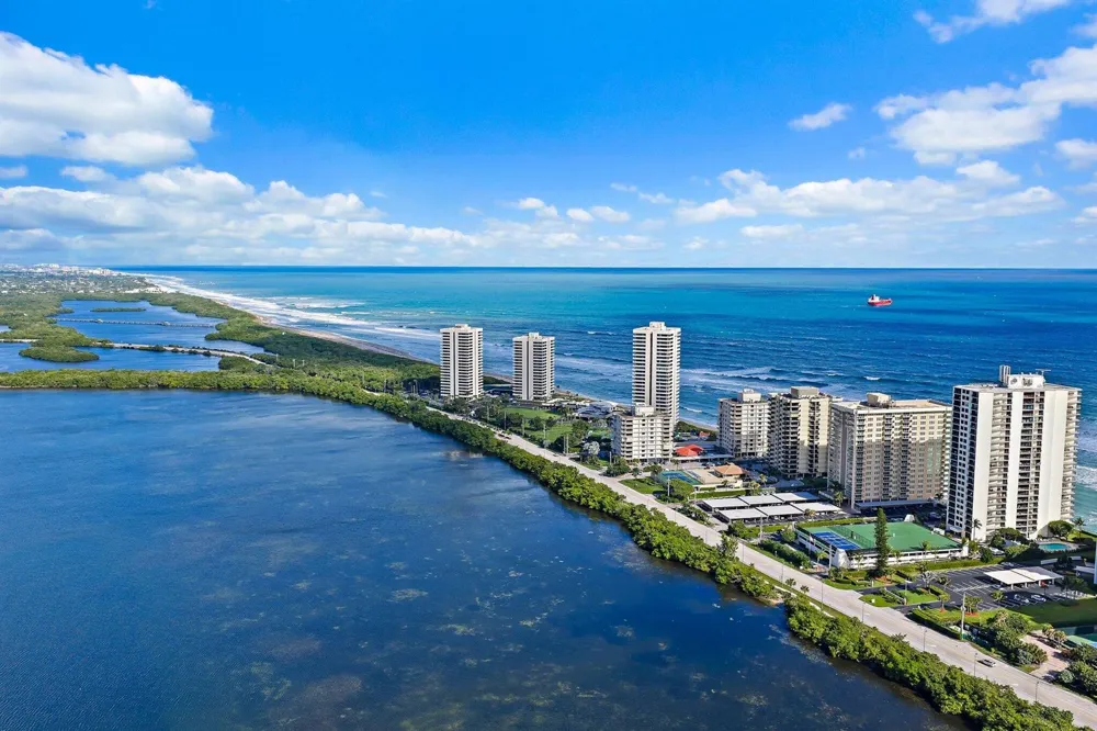 5440 Ocean Drive #907 Singer Island, FL 33404