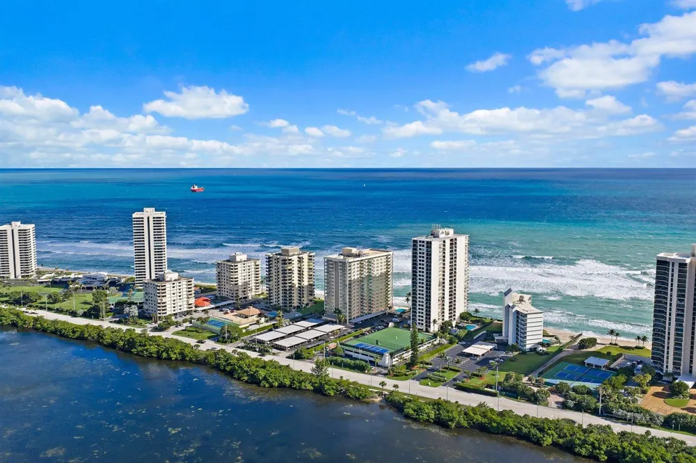 5440 Ocean Drive #907 Singer Island, FL 33404