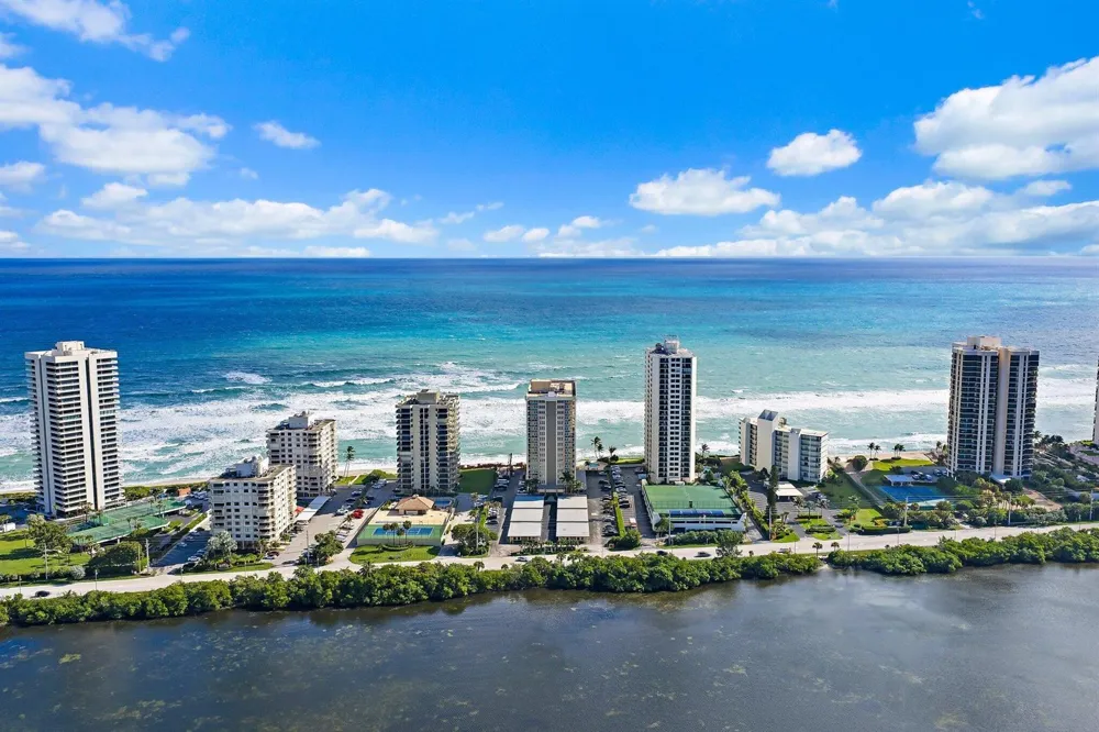 5440 Ocean Drive #907 Singer Island, FL 33404