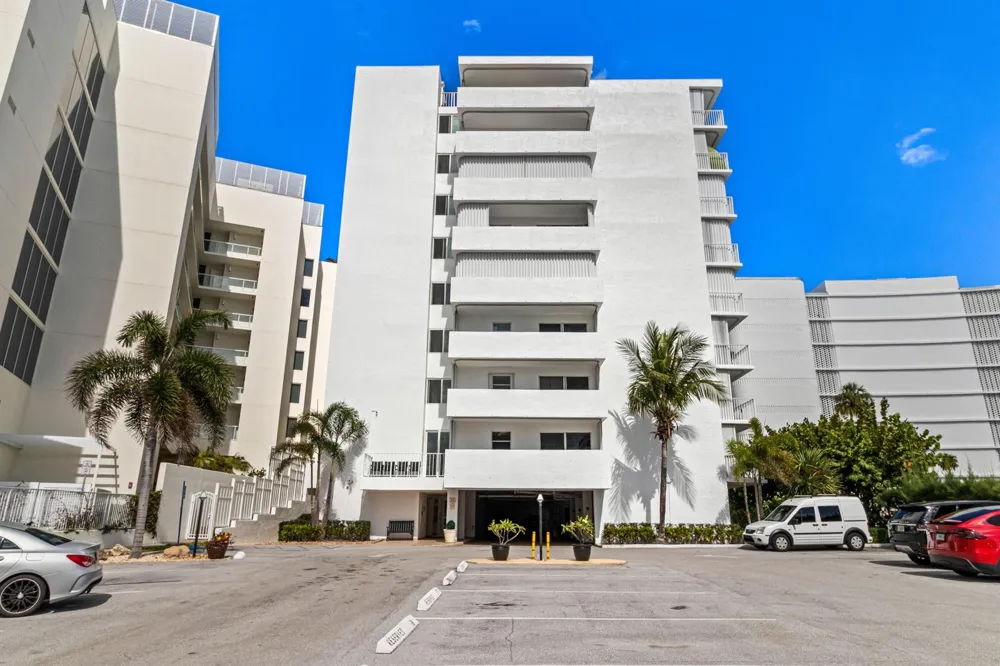 3580 S Ocean Boulevard #2a South Palm Beach, FL 33480