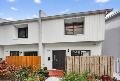 2122 NE 44th Street
