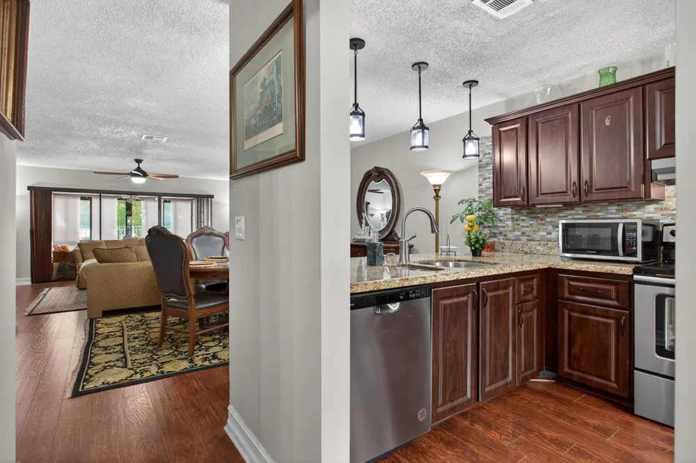 2122 NE 44th Street Lighthouse Point, FL 33064
