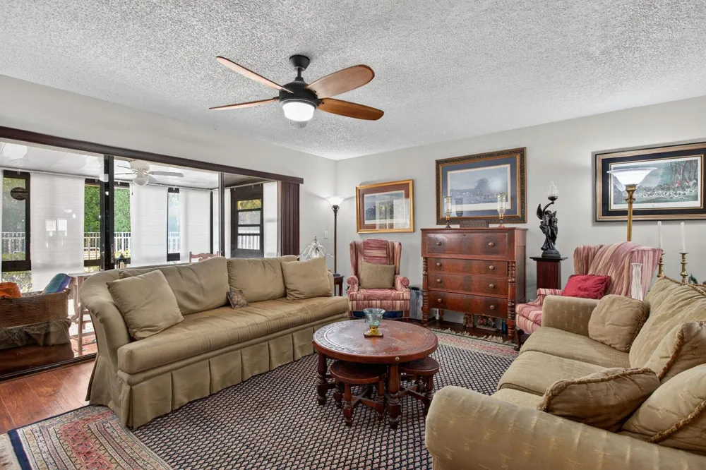 2122 NE 44th Street Lighthouse Point, FL 33064