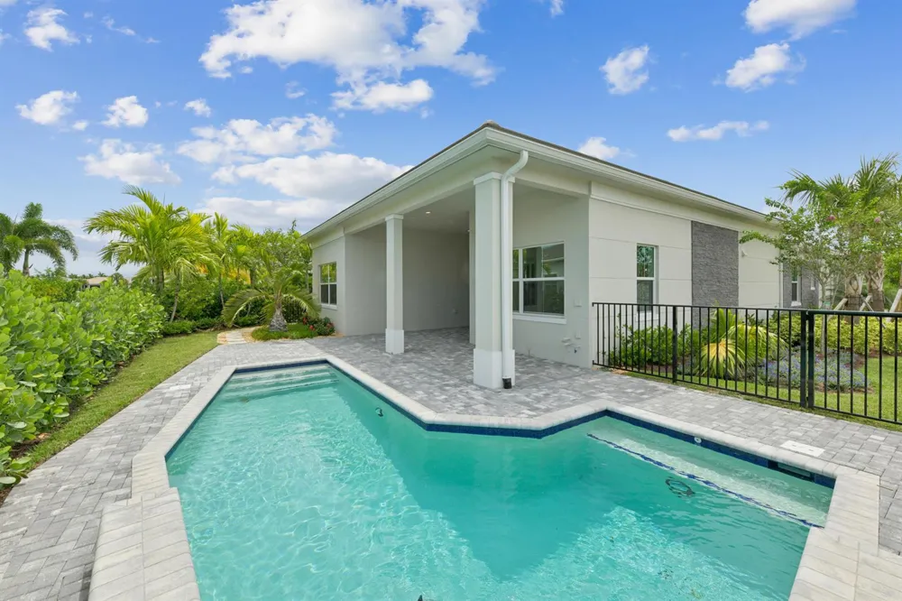 10005 Driftwood Way Palm Beach Gardens, FL 33412