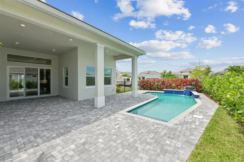 10005 Driftwood Way Palm Beach Gardens, FL 33412