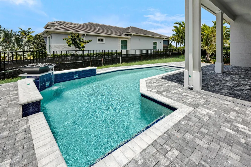 10005 Driftwood Way Palm Beach Gardens, FL 33412