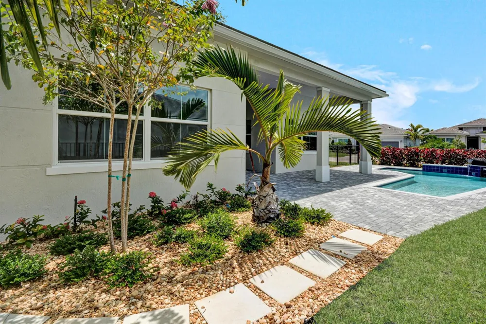 10005 Driftwood Way Palm Beach Gardens, FL 33412