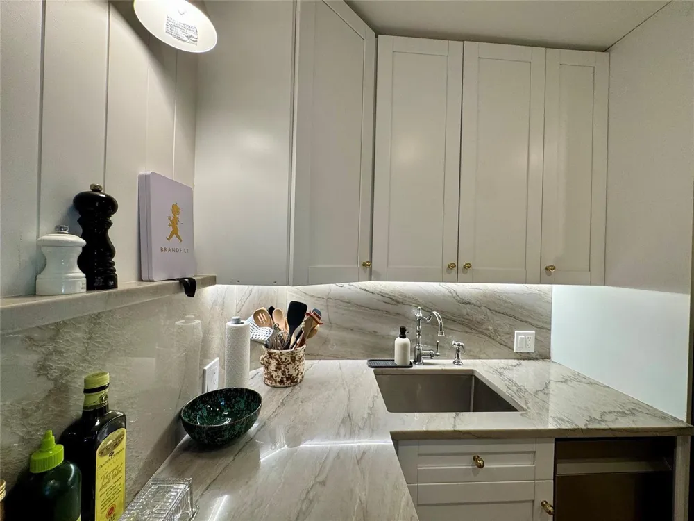 9 NE 19th Court #211C Wilton Manors, FL 33305