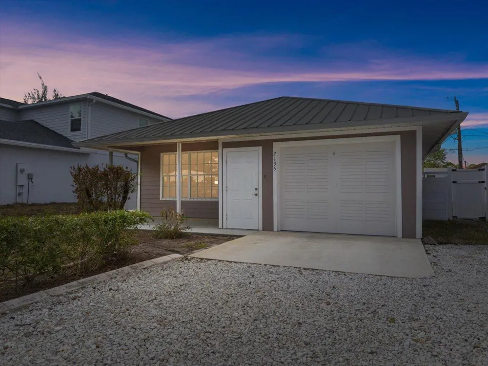 2135 87th Avenue Vero Beach, FL 32966