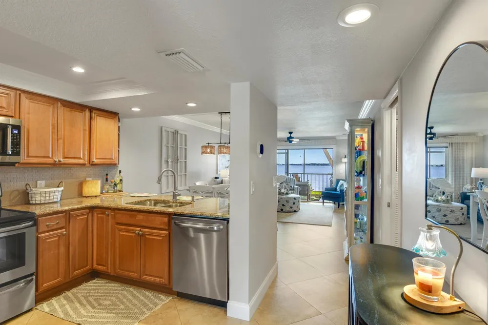 4440 NE Sandpebble Trace #104 Stuart, FL 34996