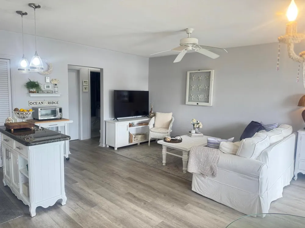 5505 Ocean Boulevard #3-205 Ocean Ridge, FL 33435
