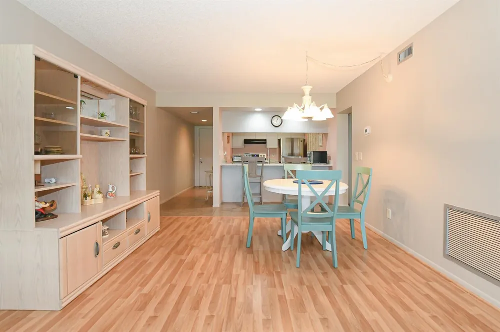 20 Plantation Drive #101 Vero Beach, FL 32966