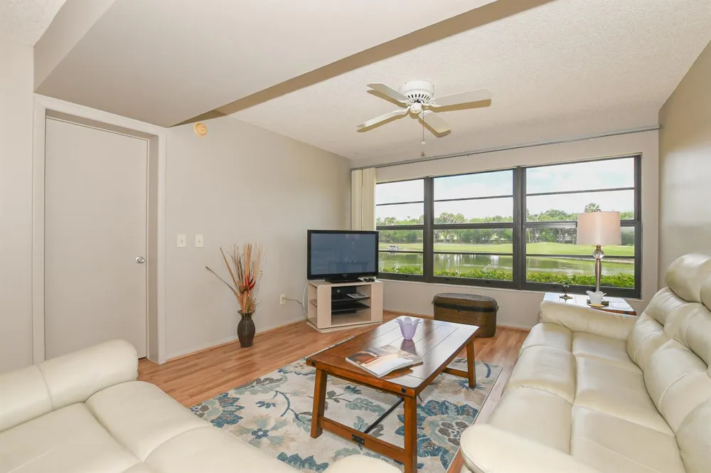 20 Plantation Drive #101 Vero Beach, FL 32966