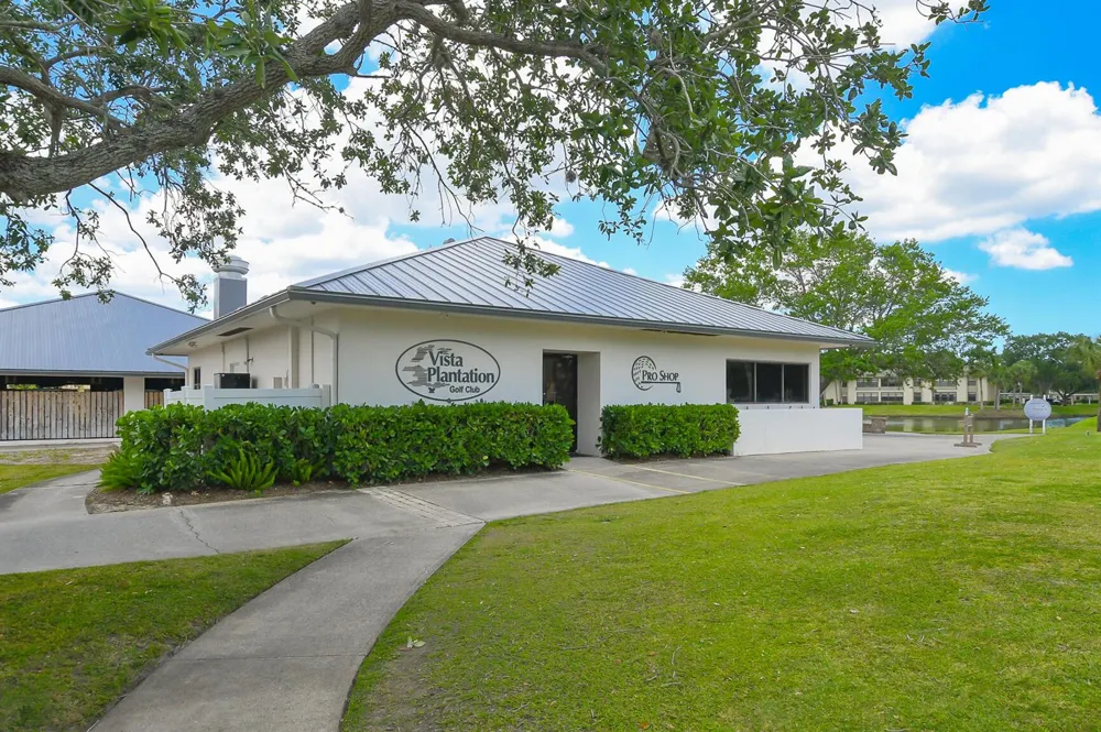 20 Plantation Drive #101 Vero Beach, FL 32966