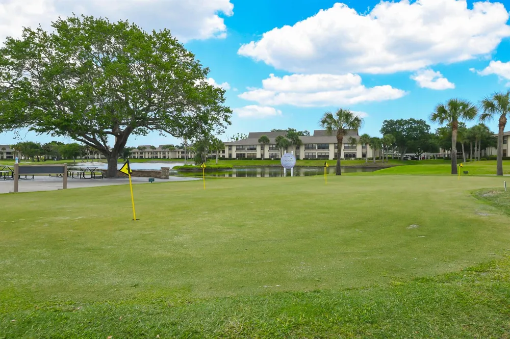 20 Plantation Drive #101 Vero Beach, FL 32966