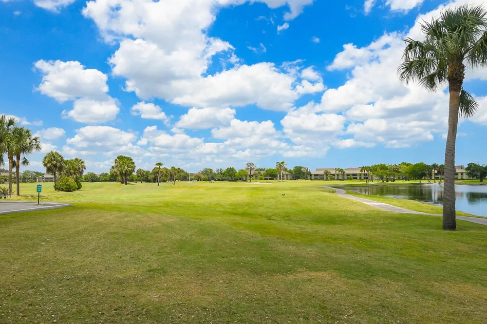 20 Plantation Drive #101 Vero Beach, FL 32966