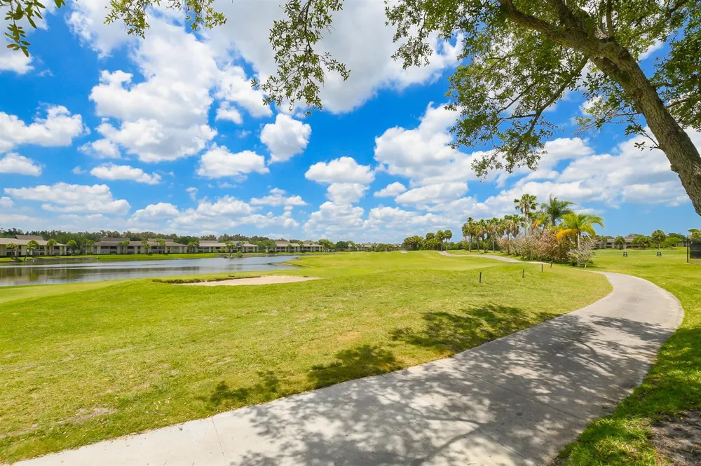 20 Plantation Drive #101 Vero Beach, FL 32966