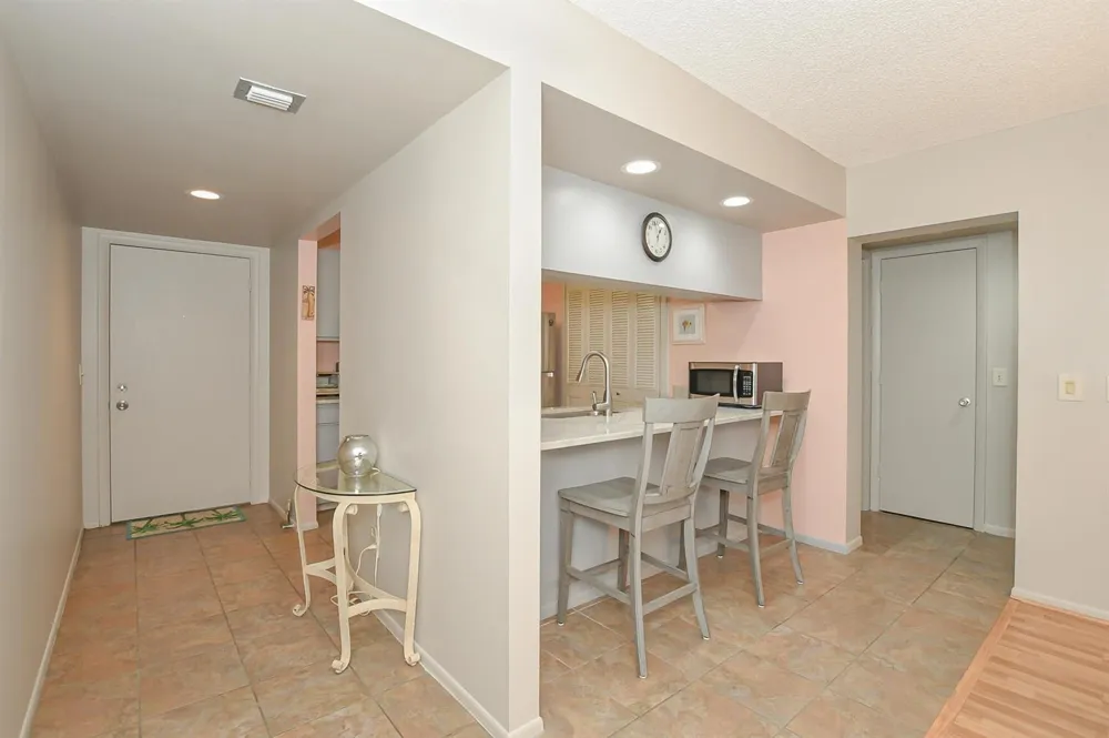 20 Plantation Drive #101 Vero Beach, FL 32966