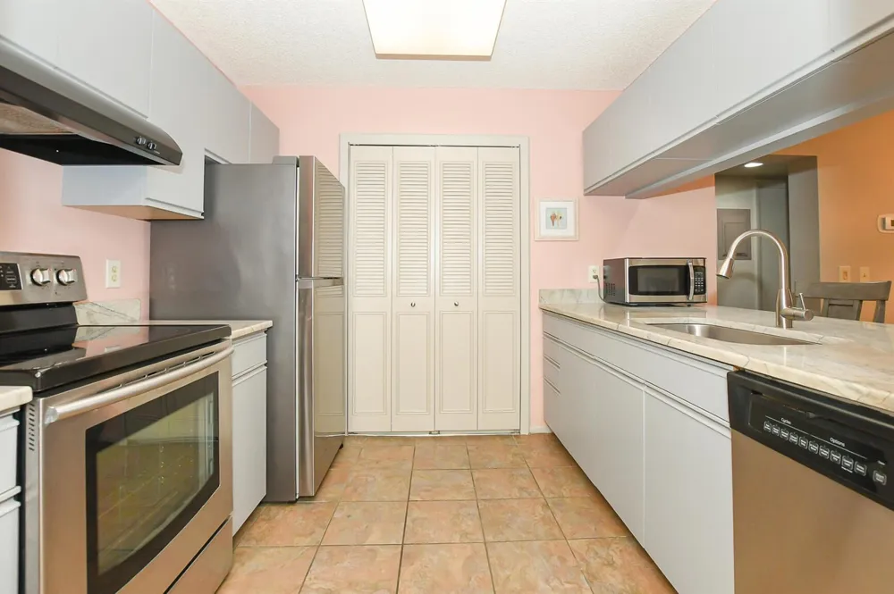 20 Plantation Drive #101 Vero Beach, FL 32966