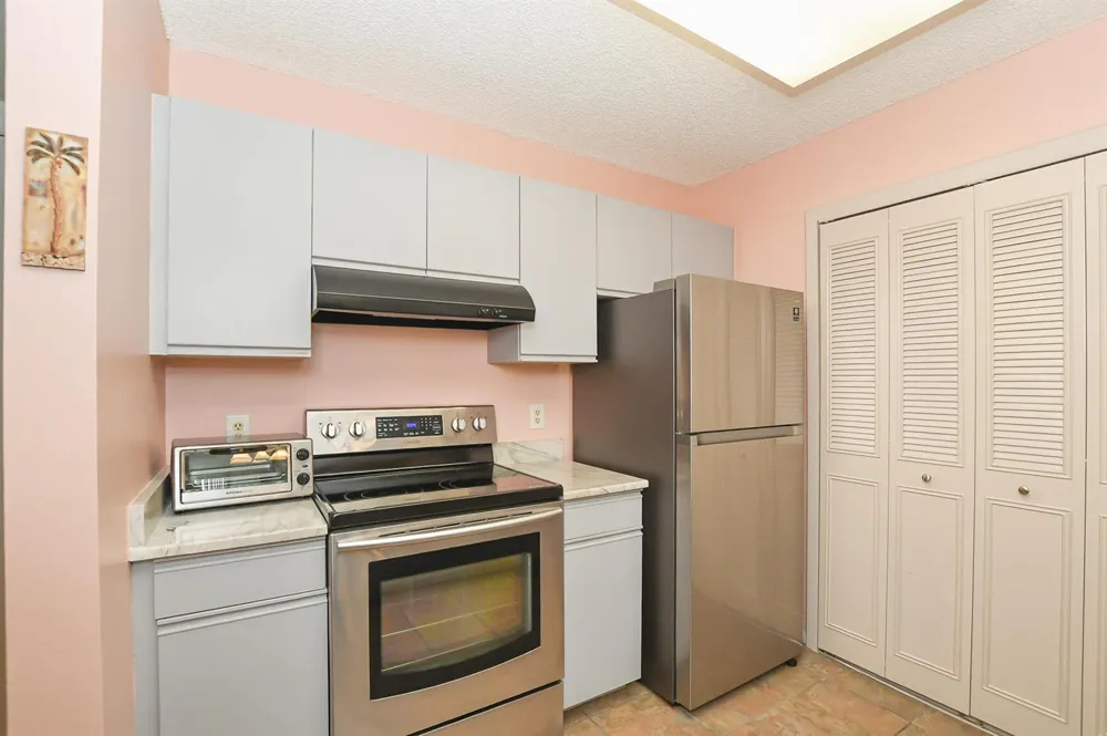 20 Plantation Drive #101 Vero Beach, FL 32966