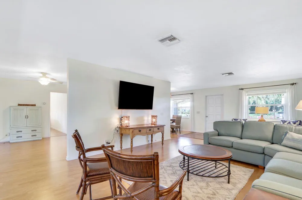 8574 SE Seagrape Way Hobe Sound, FL 33455