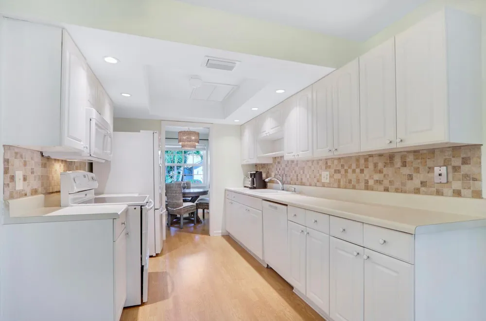 8574 SE Seagrape Way Hobe Sound, FL 33455