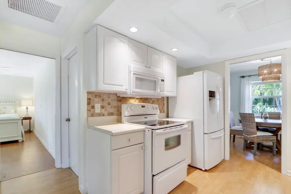 8574 SE Seagrape Way Hobe Sound, FL 33455