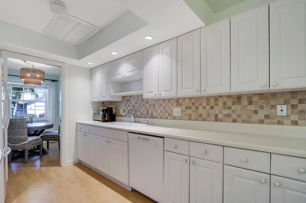 8574 SE Seagrape Way Hobe Sound, FL 33455
