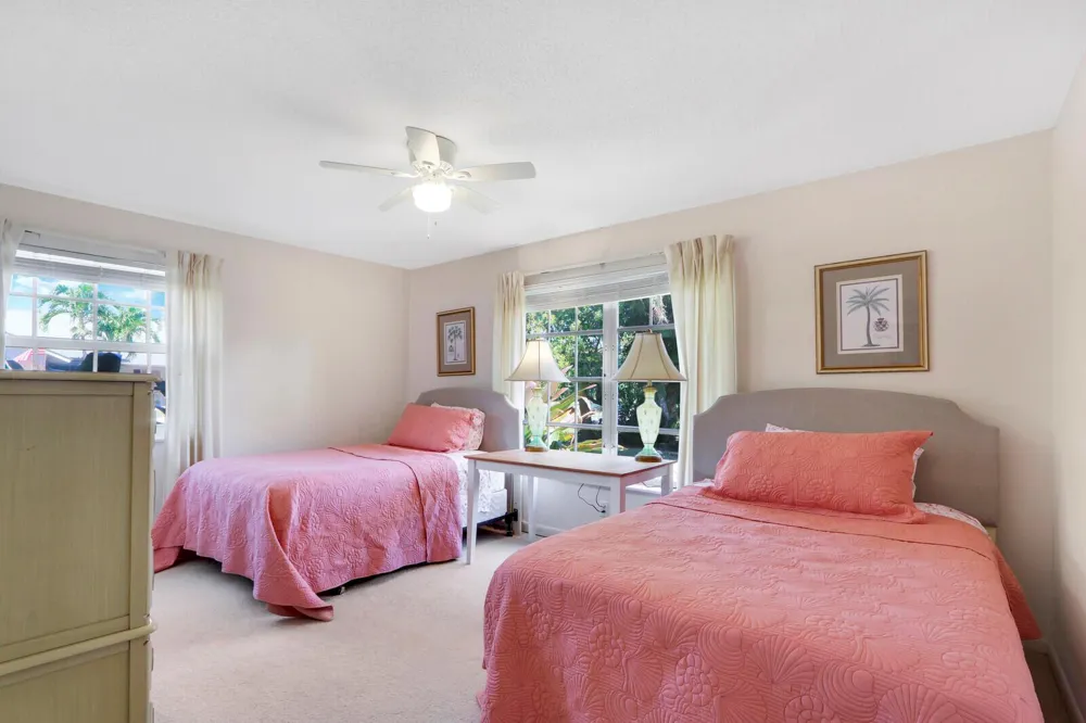8574 SE Seagrape Way Hobe Sound, FL 33455