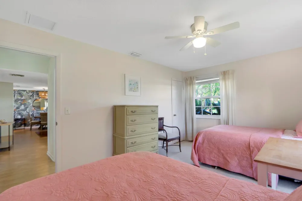 8574 SE Seagrape Way Hobe Sound, FL 33455