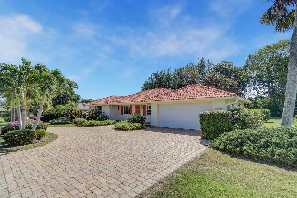 8574 SE Seagrape Way Hobe Sound, FL 33455